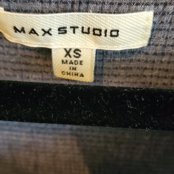 Flutter sleeve tank top - Picture 2 of 2